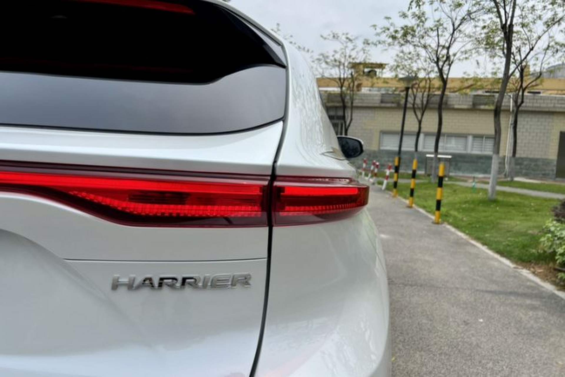 Used Toyota Harrier 2022 2.0L CVT Two-Wheel Drive Deluxe Edition Trunk