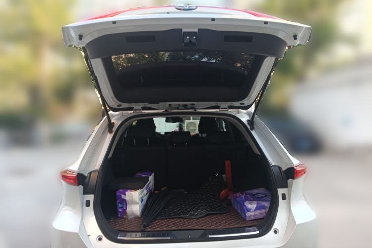 Used Toyota Harrier 2022 2.0L CVT Two-Wheel Drive Luxury Edition Trunk
