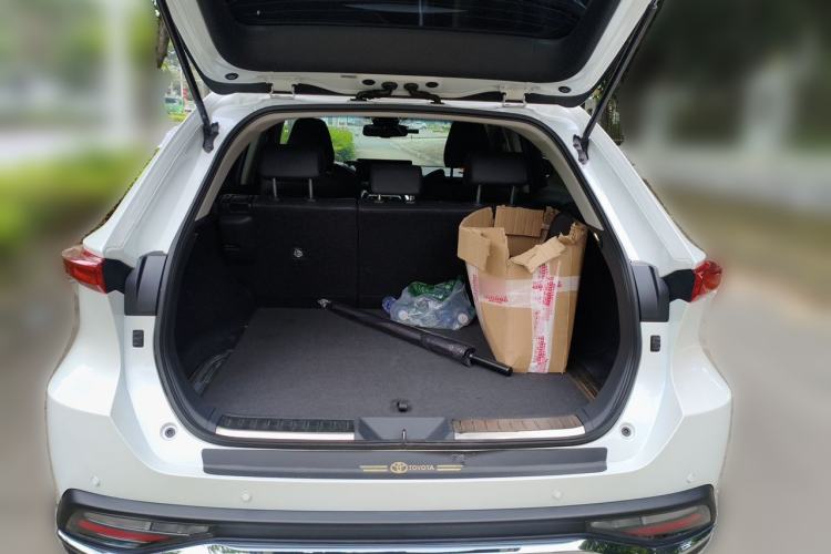 Used Toyota Harrier 2022 2.0L CVT Two-Wheel Drive Deluxe Edition Trunk