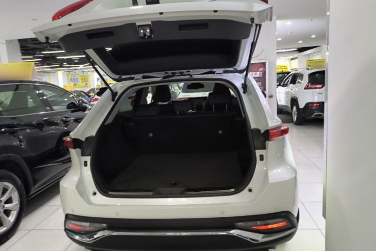 Used Toyota Harrier 2022 2.0L CVT Two-Wheel Drive Deluxe Edition Trunk