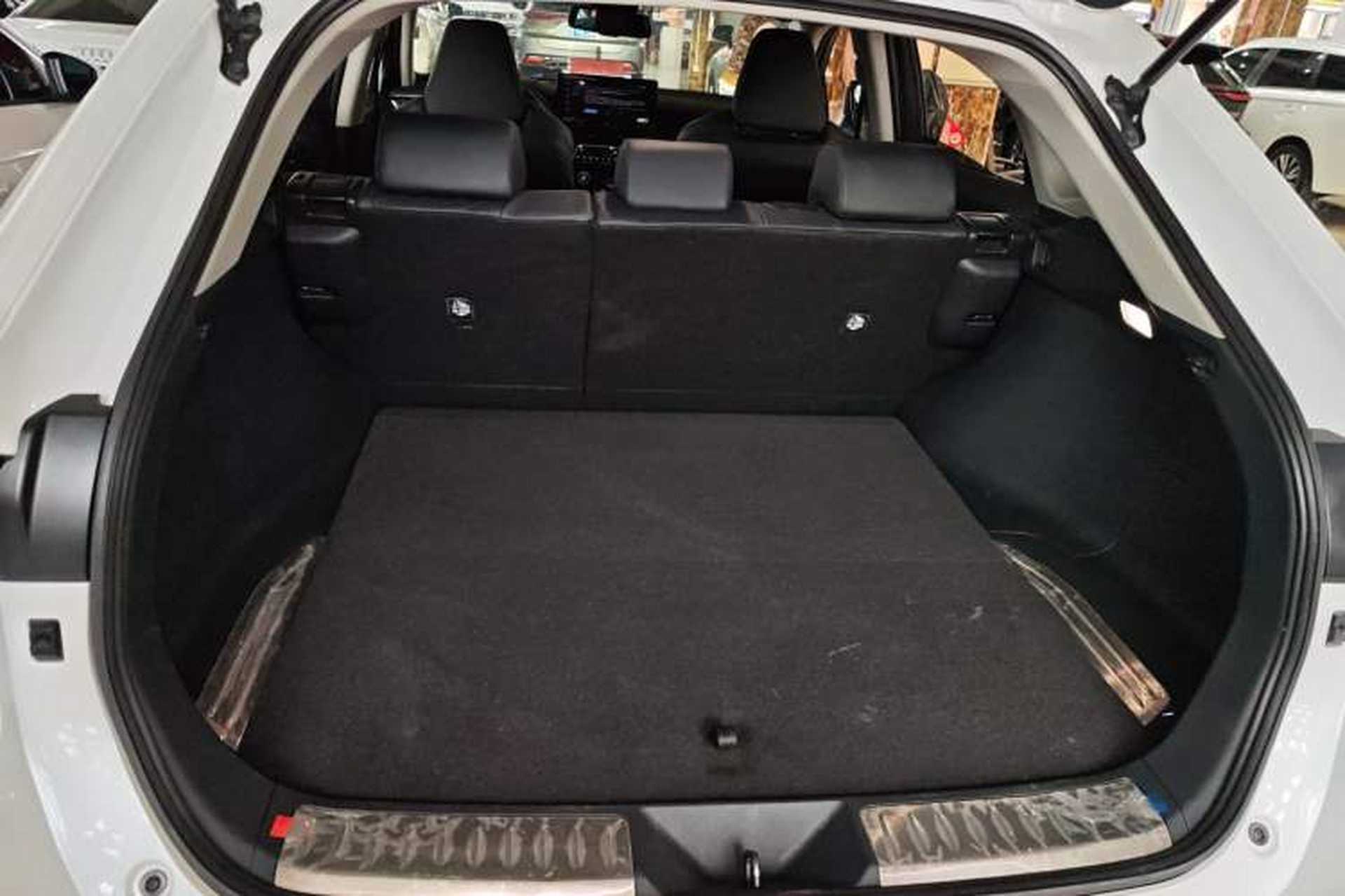 Used Toyota Harrier 2022 2.0L CVT Two-Wheel Drive Deluxe Edition Trunk