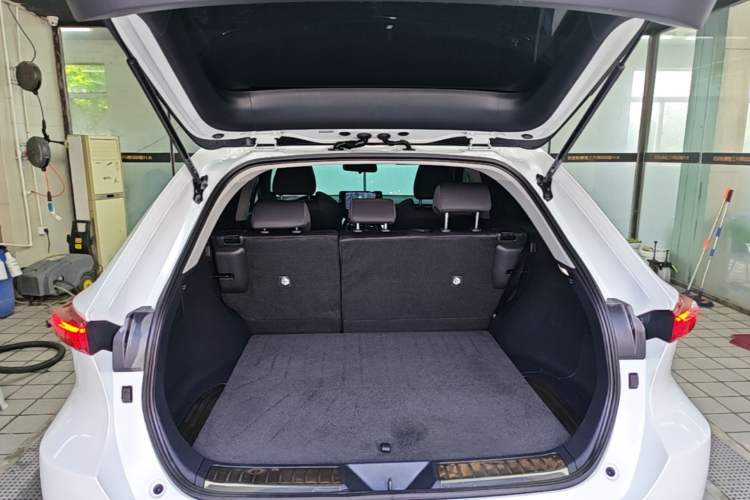 Used Toyota Harrier 2022 2.0L CVT Two-Wheel Drive Entry Version Trunk