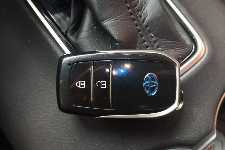 Used Toyota Harrier 2022 Dual-Engine 2.5L CVT Four-Wheel Drive Luxury Edition Vehicle Key