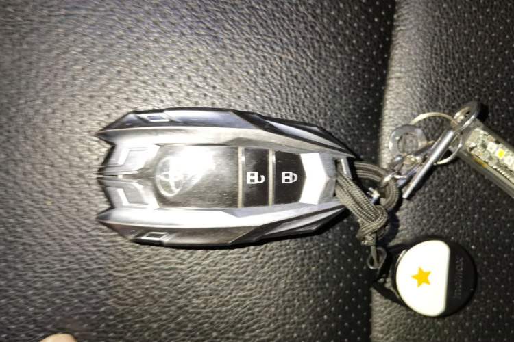 Used Toyota Harrier 2022 2.0L CVT Two-Wheel Drive Entry Version Vehicle Key
