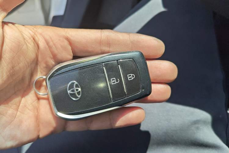 Used Toyota Harrier 2022 2.0L CVT Two-Wheel Drive Deluxe Edition Vehicle Key