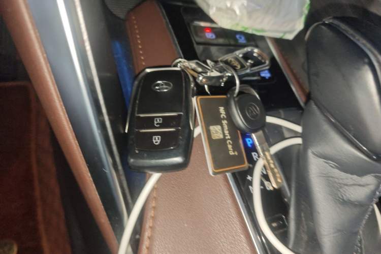 Used Toyota Harrier 2022 2.0L CVT Two-Wheel Drive Deluxe Edition Vehicle Key