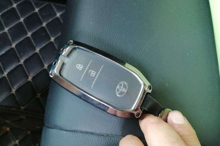 Used Toyota Harrier 2022 2.0L CVT Two-Wheel Drive Deluxe Edition Vehicle Key