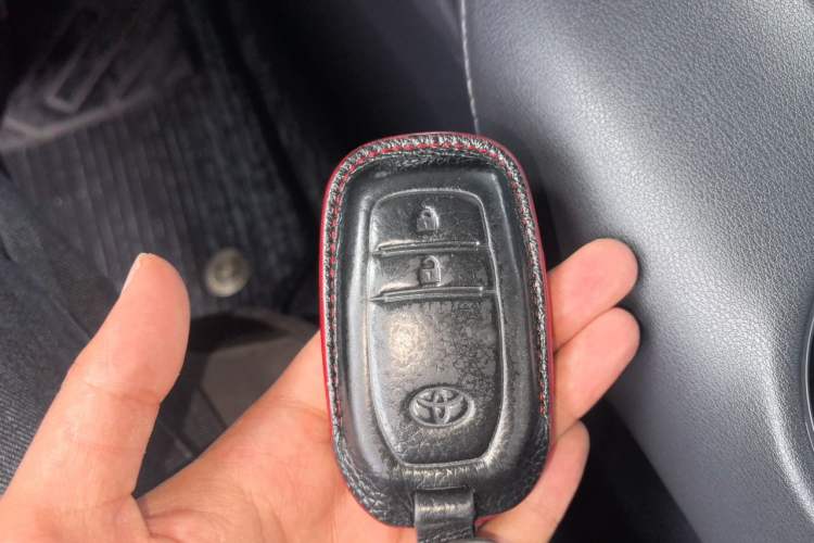 Used Toyota Harrier 2022 2.0L CVT Two-Wheel Drive Deluxe Edition Vehicle Key