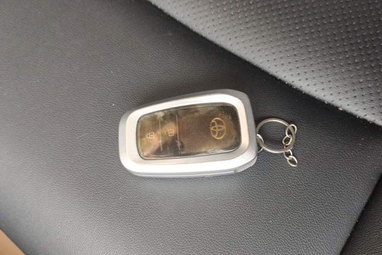 Used Toyota Harrier 2022 2.0L CVT Two-Wheel Drive Entry Version Vehicle Key