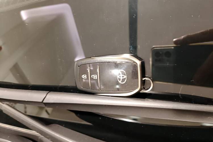 Used Toyota Harrier 2022 2.0L CVT Two-Wheel Drive Deluxe Edition Vehicle Key