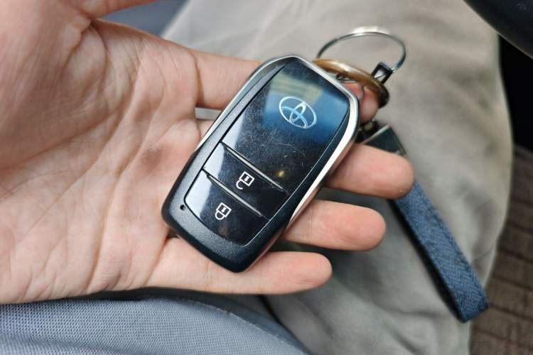 Used Toyota Harrier 2022 2.0L CVT Two-Wheel Drive Entry Version Vehicle Key