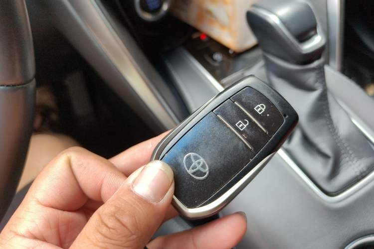 Used Toyota Harrier 2022 2.0L CVT Two-Wheel Drive Deluxe Edition Vehicle Key