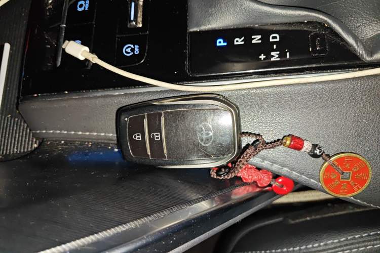 Used Toyota Harrier 2022 2.0L CVT Two-Wheel Drive Deluxe Edition Vehicle Key