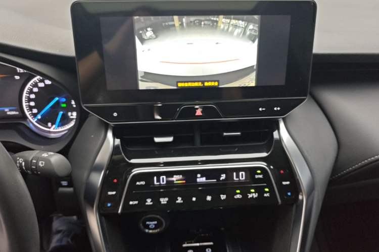 Used Toyota Harrier 2023 Dual-Engine 2.5L CVT Two-Wheel Drive Luxury Edition Audio And AC Panel
