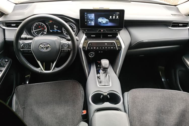 Used Toyota Harrier 2023 2.0L CVT Two-Wheel Drive Luxury Edition Center Console