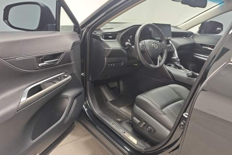 Used Toyota Harrier 2023 Dual-Engine 2.5L CVT Two-Wheel Drive Luxury Edition Driver Seat