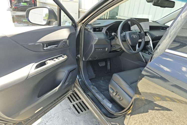 Used Toyota Harrier 2023 Dual-Motor 2.5L CVT 4x4 Deluxe Edition Driver Seat