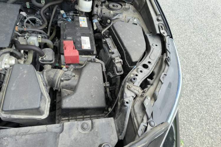 Used Toyota Harrier 2023 2.0L CVT Two-Wheel Drive Entry Version Engine Bay Left
