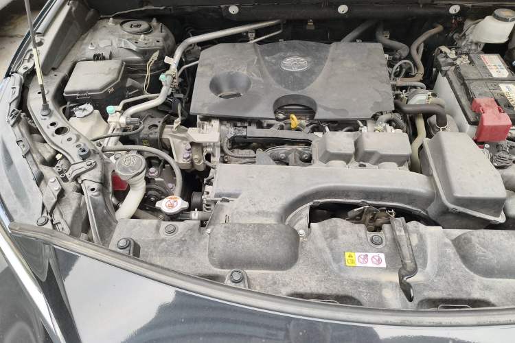 Used Toyota Harrier 2023 2.0L CVT Two-Wheel Drive Deluxe Edition Engine Bay Right