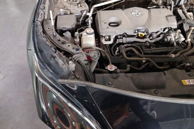 Used Toyota Harrier 2023 Dual-Engine 2.5L CVT Two-Wheel Drive Luxury Edition Engine Bay Right
