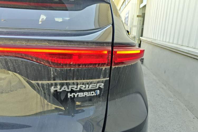 Used Toyota Harrier 2023 Dual-Motor 2.5L CVT 4x4 Deluxe Edition Exterior 3