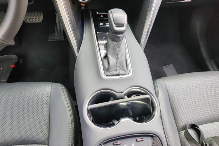 Used Toyota Harrier 2023 Dual-Engine 2.5L CVT Two-Wheel Drive Luxury Edition Gear Lever