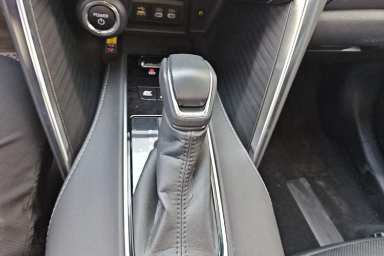 Used Toyota Harrier 2023 Dual-Motor 2.5L CVT 4x4 Deluxe Edition Gear Lever