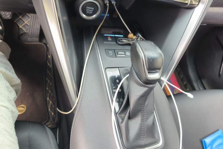 Used Toyota Harrier 2023 2.0L CVT Two-Wheel Drive Entry Version Gear Lever