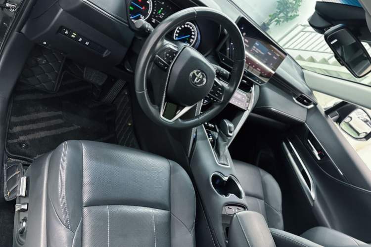 Used Toyota Harrier 2023 Dual-Motor 2.5L CVT 4x4 Deluxe Edition Interior 1