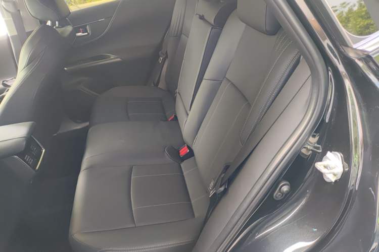 Used Toyota Harrier 2023 Dual-Engine 2.5L CVT Two-Wheel Drive Luxury Edition Interior 4