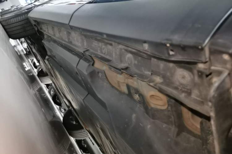 Used Toyota Harrier 2023 2.0L CVT Two-Wheel Drive Entry Version Left Side Sill