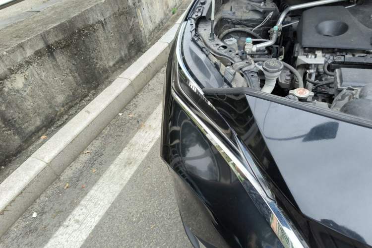 Used Toyota Harrier 2023 2.0L CVT Two-Wheel Drive Entry Version Right Front Headlight