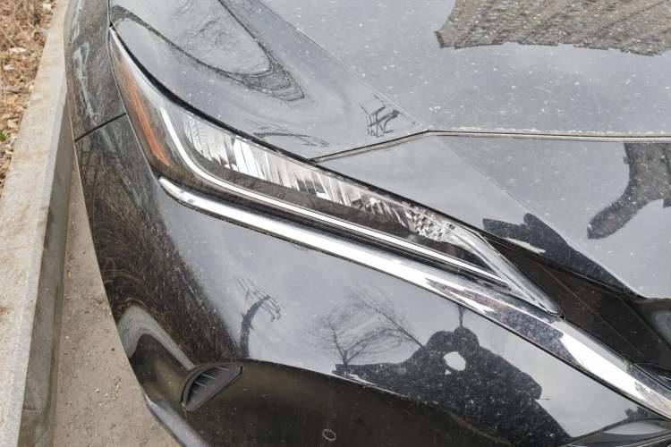 Used Toyota Harrier 2023 2.0L CVT Two-Wheel Drive Luxury Edition Right Front Headlight