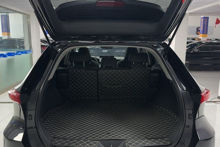 Used Toyota Harrier 2023 2.0L CVT Two-Wheel Drive Entry Version Trunk