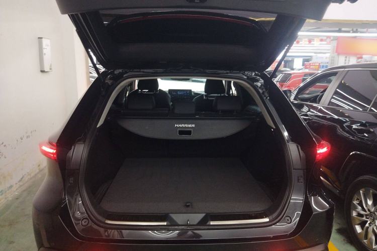 Used Toyota Harrier 2023 Dual-Motor 2.5L CVT 4x4 Deluxe Edition Trunk