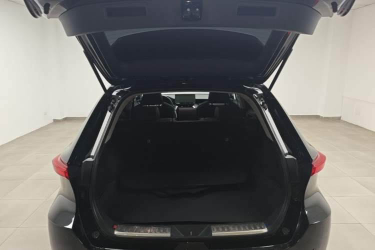 Used Toyota Harrier 2023 Dual-Engine 2.5L CVT Two-Wheel Drive Luxury Edition Trunk