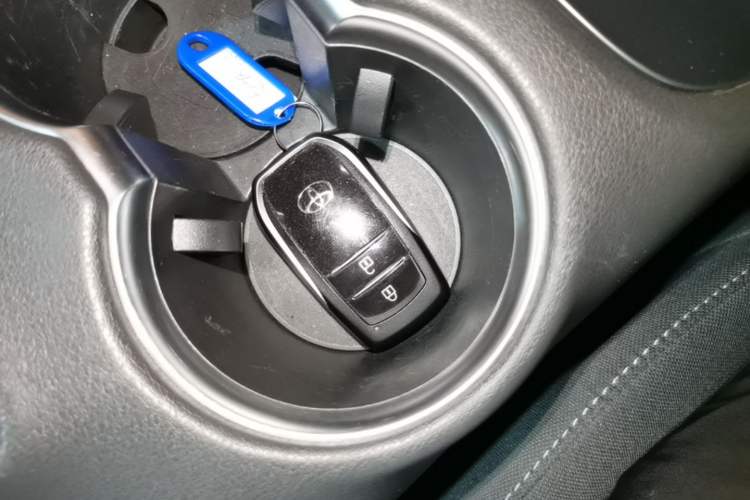 Used Toyota Harrier 2023 2.0L CVT Two-Wheel Drive Entry Version Vehicle Key
