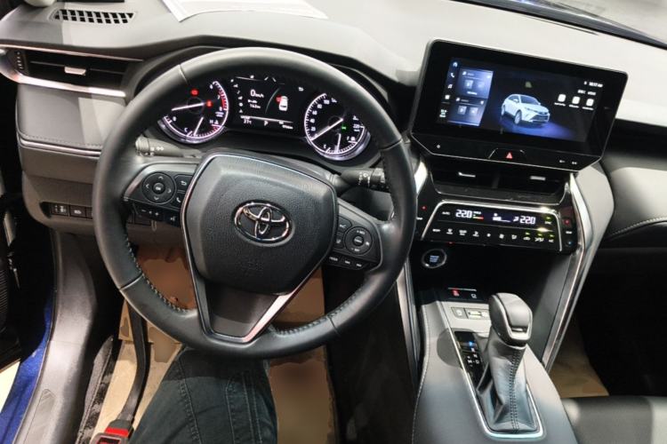 Used Toyota Harrier 2023 2.0L CVT Two-Wheel Drive Entry Version Center Console