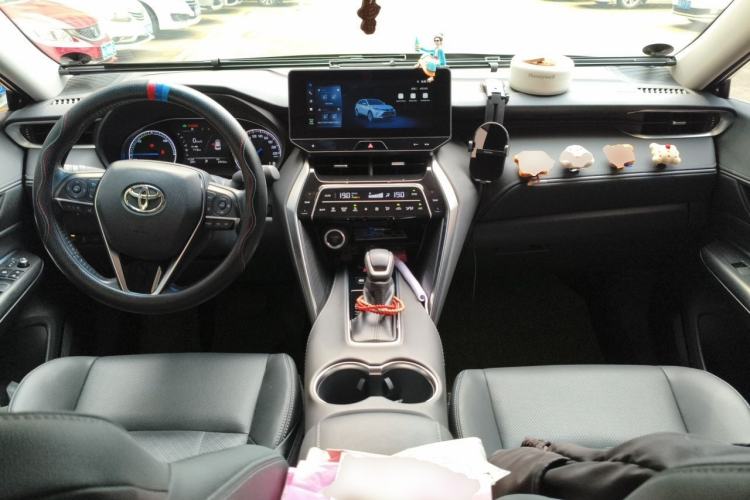 Used Toyota Harrier 2023 Dual-Engine 2.5L CVT Two-Wheel Drive Luxury Edition Center Console
