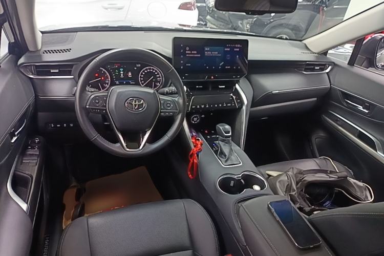 Used Toyota Harrier 2023 2.0L CVT Two-Wheel Drive Deluxe Edition Center Console