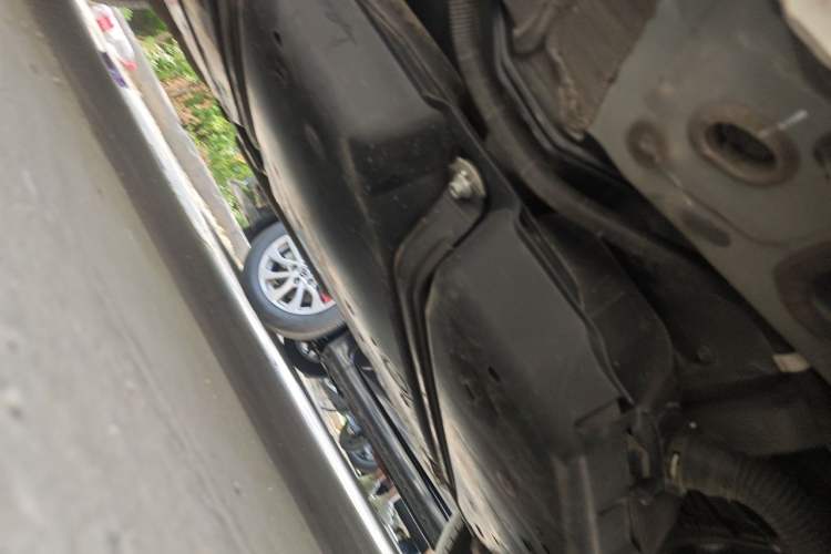 Used Toyota Harrier 2023 Dual-Engine 2.5L CVT Two-Wheel Drive Luxury Edition Chassis Rear Left