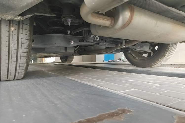Used Toyota Harrier 2023 2.0L CVT Two-Wheel Drive Luxury Edition Chassis Rear Left