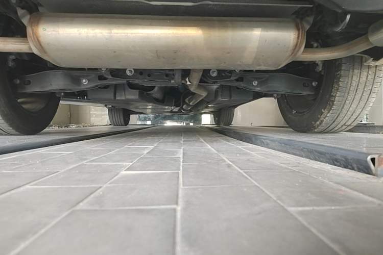 Used Toyota Harrier 2023 2.0L CVT Two-Wheel Drive Luxury Edition Chassis Rear