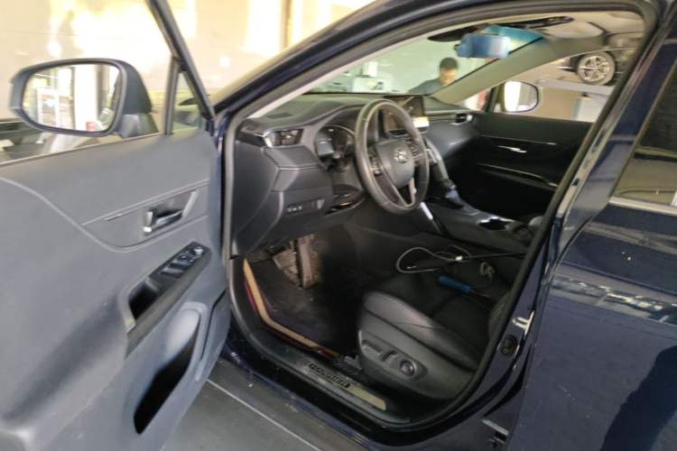 Used Toyota Harrier 2023 2.0L CVT Two-Wheel Drive Luxury Edition Driver Seat