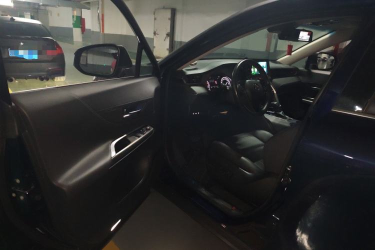 Used Toyota Harrier 2023 2.0L CVT Two-Wheel Drive Luxury Edition Driver Seat