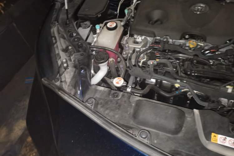 Used Toyota Harrier 2023 Dual-Engine 2.5L CVT 4x4 Flagship Edition Engine Bay Right