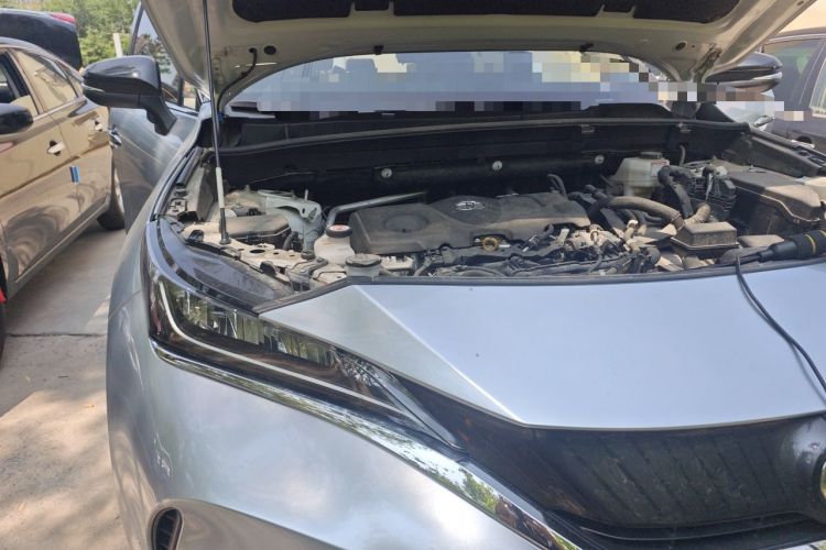 Used Toyota Harrier 2023 Dual-Engine 2.5L CVT Two-Wheel Drive Luxury Edition Engine Bay Right