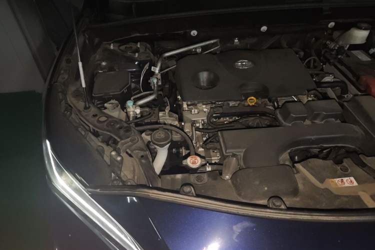 Used Toyota Harrier 2023 2.0L CVT Two-Wheel Drive Luxury Edition Engine Bay Right