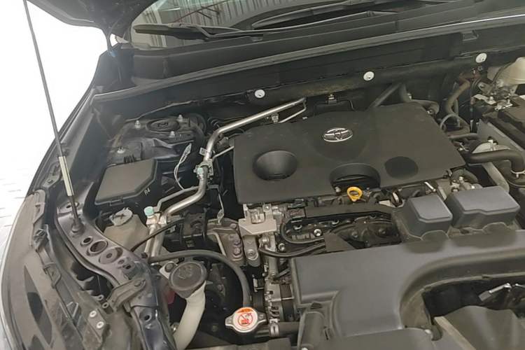Used Toyota Harrier 2023 2.0L CVT Two-Wheel Drive Luxury Edition Engine Bay Right