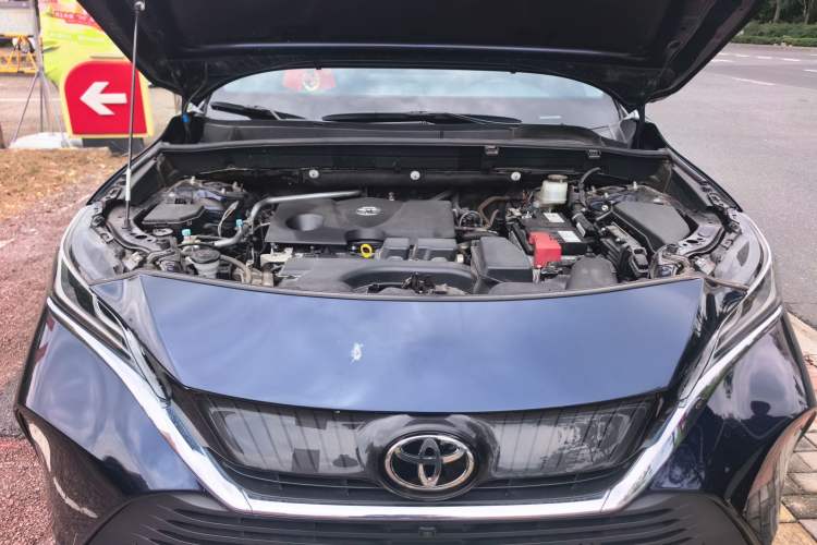 Used Toyota Harrier 2023 2.0L CVT Two-Wheel Drive Deluxe Edition Engine Bay